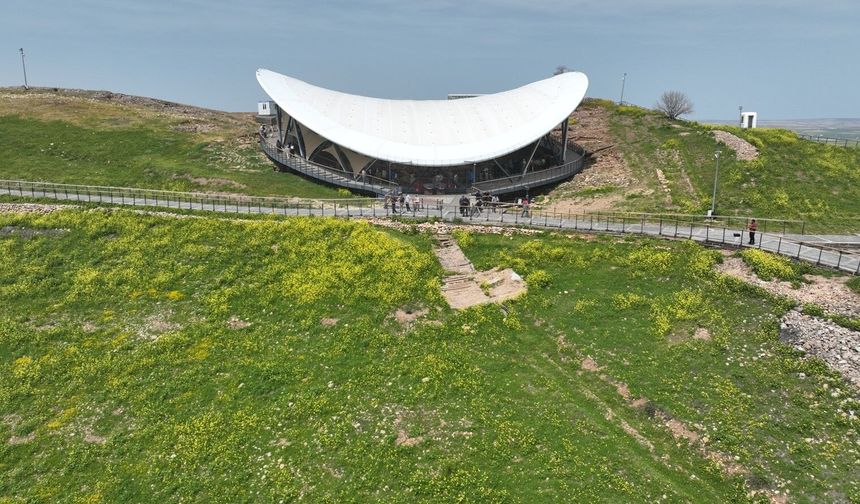 Yeşile bürünen Göbeklitepe havadan görüntülendi