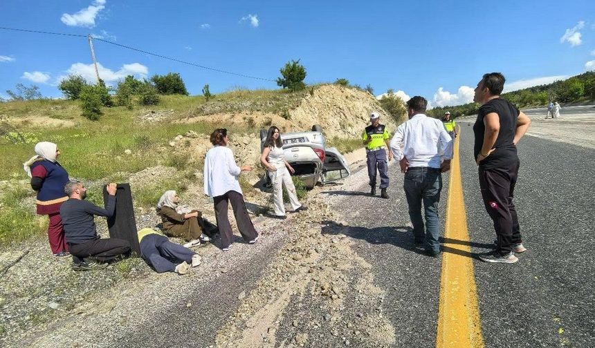 Elazığ'da otomobil takla attı: 3 yaralı