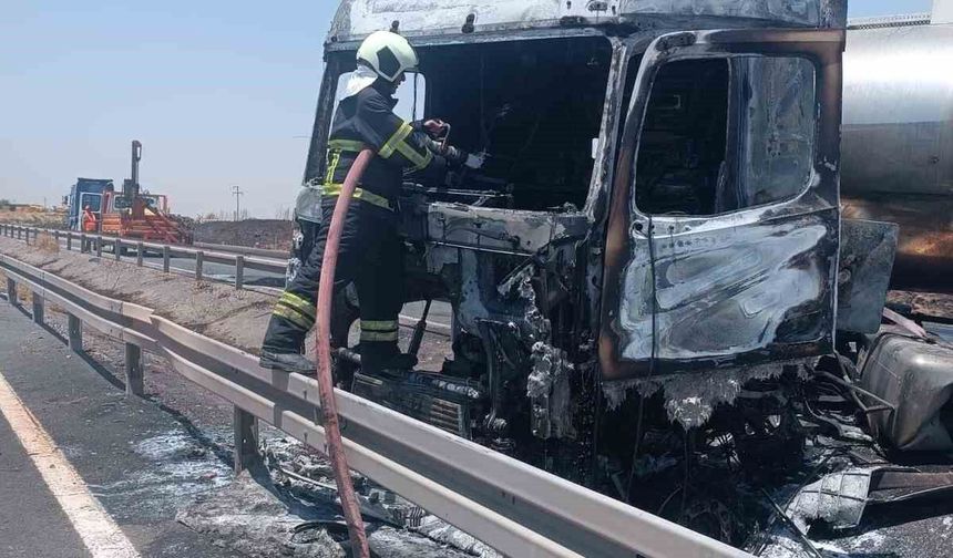 Mardin'de tırda çıkan yangın söndürüldü