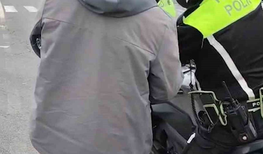 Niğde'de YKS'ye geç kalan öğrencileri polis yetiştirdi