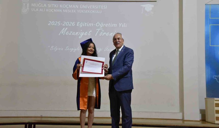 Ula Ali Koçman MYO'da mezuniyet coşkusu
