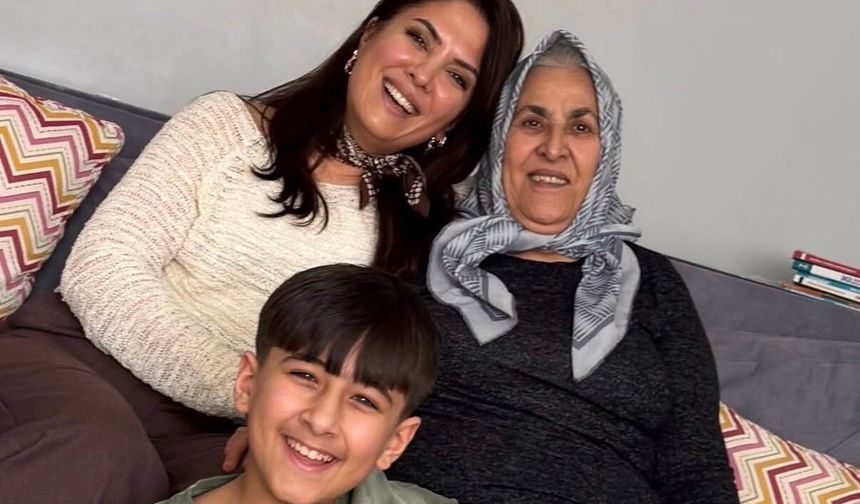 Ünlü yazar Dilek Cesur'un annesi gözyaşları içinde toprağa verildi
