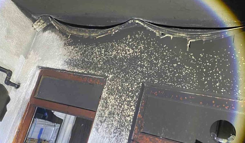 Buzdolabı bomba gibi patladı