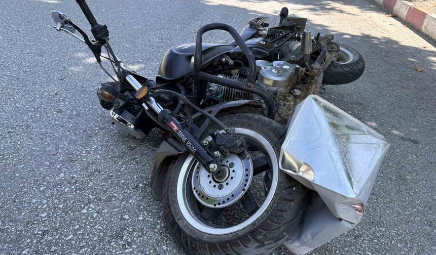 Kastamonu'da motosiklet yola düşen tenekeye çarptı: 1 yaralı
