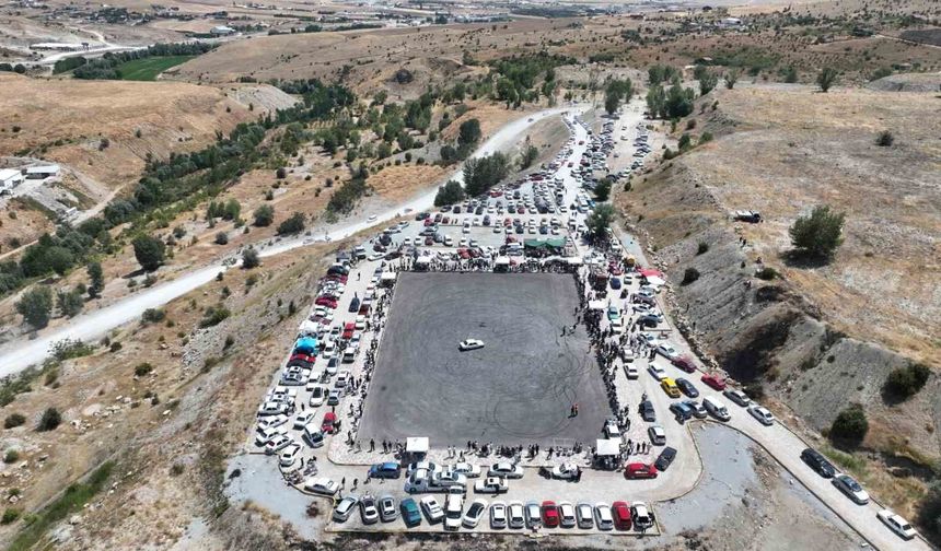 Sorgun Modifiye Araç Fuarı film setlerini aratmadı