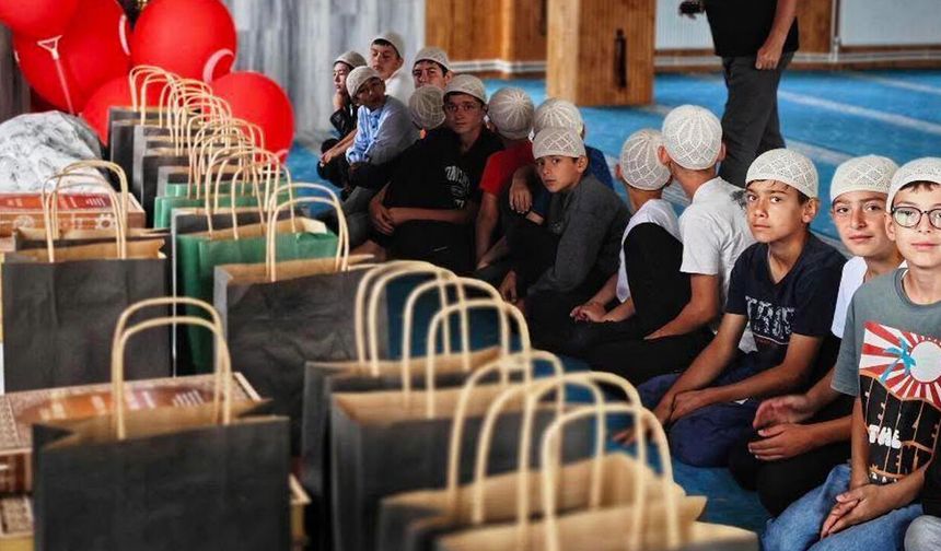 Araplı'da Kur'an Okumaya Geçenlere Ödül