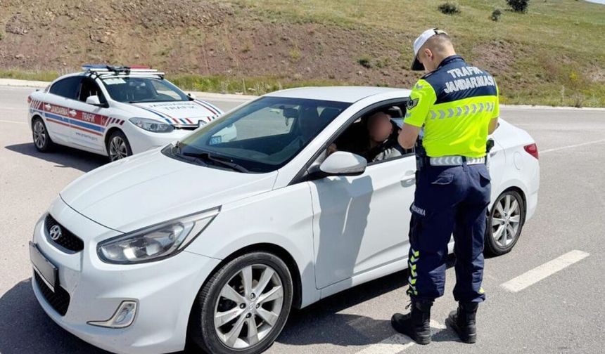 Jandarmadan Ehliyetsiz Sürücüye Göz Açtırmayan Denetim