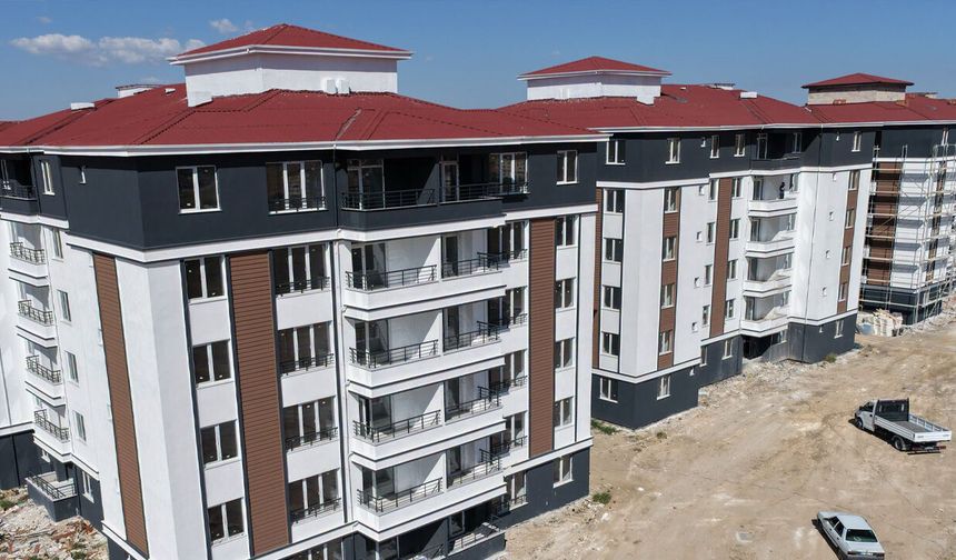 Sarıkaya'da 42 Aile Yeni Evine Kavuştu