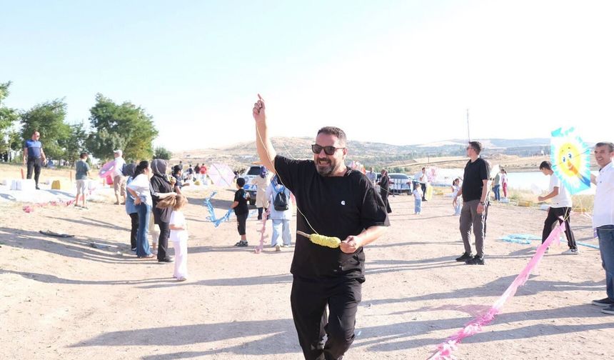 Sorgun'da Gökyüzü Rengarenk Uçurtmalarla Şenlendi