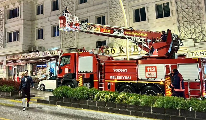 Yozgat'ta Gece Yarısı Alarm: Kebap Salonunda Yangın Çıktı