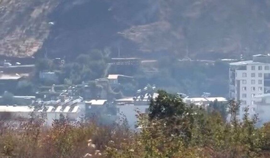 Baykan'da ormanlık alanda çıkan yangın paniğe neden oldu