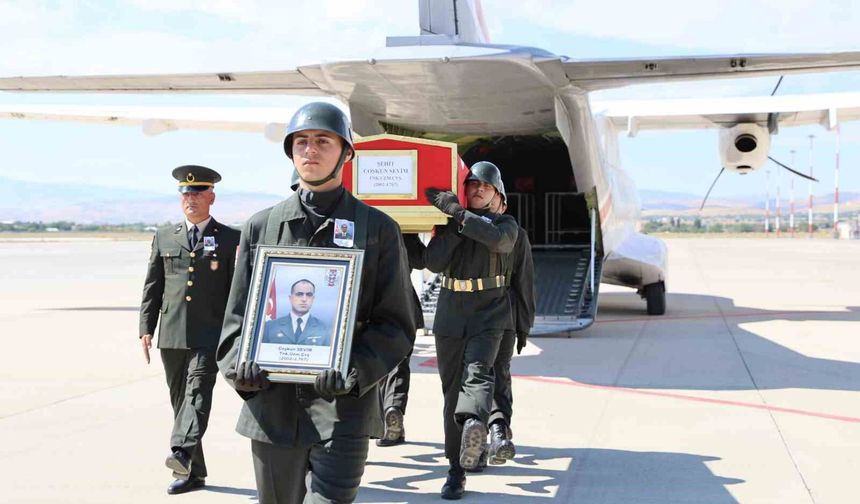 Kalp krizi geçirerek şehit olan Uzman Çavuş Sevim'in naaşı Elazığ'a getirildi