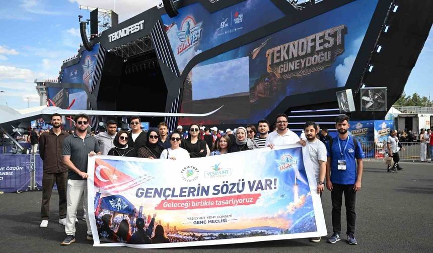 Yeşilyurt Belediyesi'nden gençlere TEKNOFEST gezisi