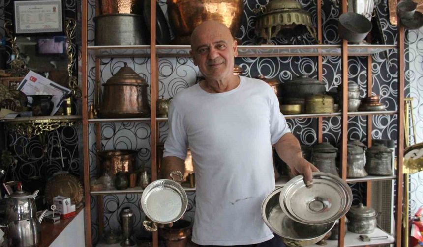 Yılların eskittiği bakırlar 45 yıllık ustanın ellerinde parlıyor