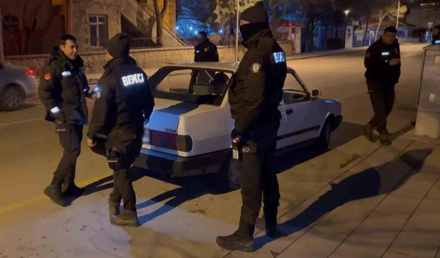 Aksaray polisinden şok uygulama: Araçlan ve şahıslar didik didik arandı