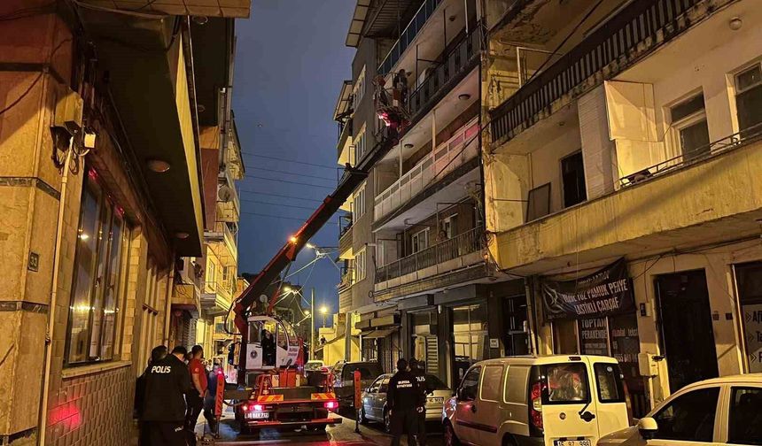 Bursa'da saatler süren rehine krizi: Annesini rehin aldı, özel harekat operasyonuyla evden çıkarıldı