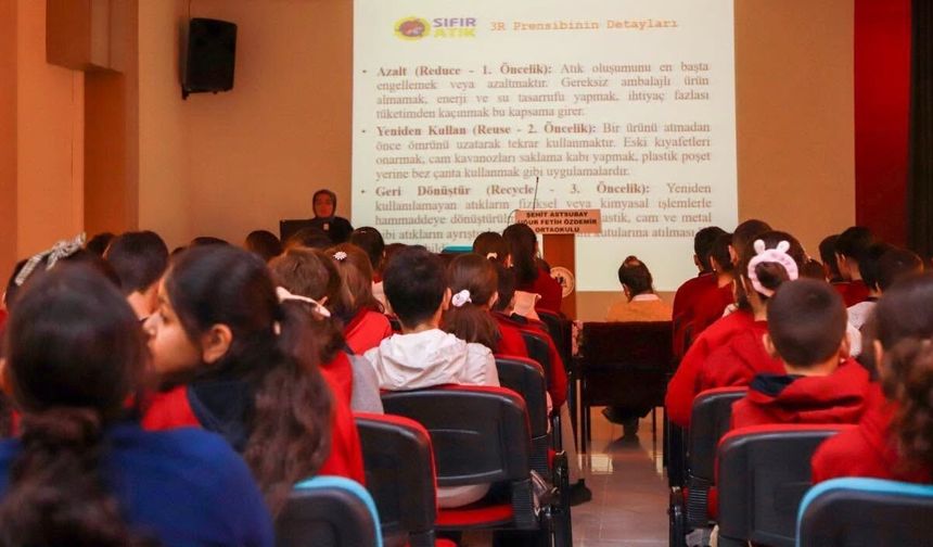 Erzincan'da öğrencilere sıfır atık ve çevre bilinci eğitimi