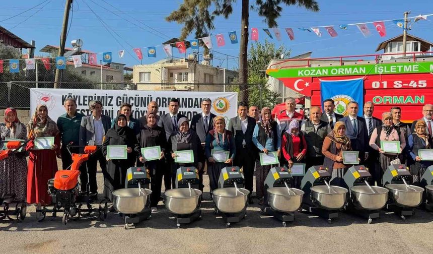 Kozan'da 27 kadına 840 bin liralık makine desteği