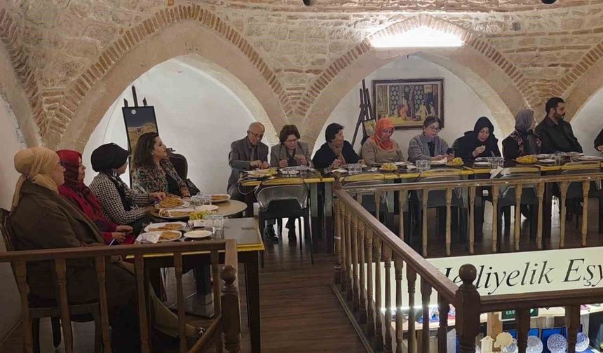 Kütahya'da 600 yıllık tarihi hamam, sanatçıların buluşma noktası oldu