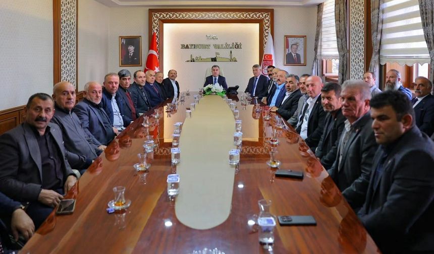 Vali Eldivan muhtarlarla bir araya geldi