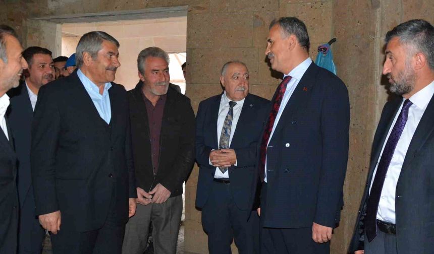 Vali Önder Bozkurt Patnos'ta Seyir Tepesi'ne hayran kaldı