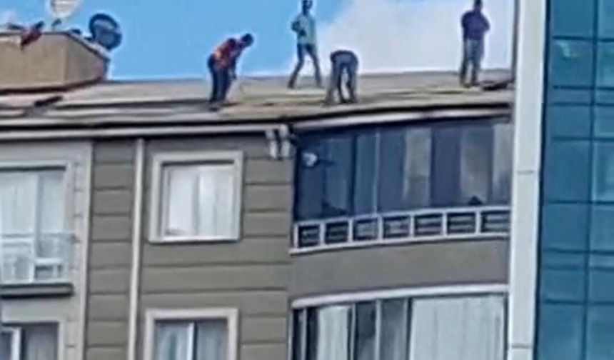 Yozgat'ta tehlikeli mesai: Çatıda emniyetsiz çalışan işçiler görüntülendi