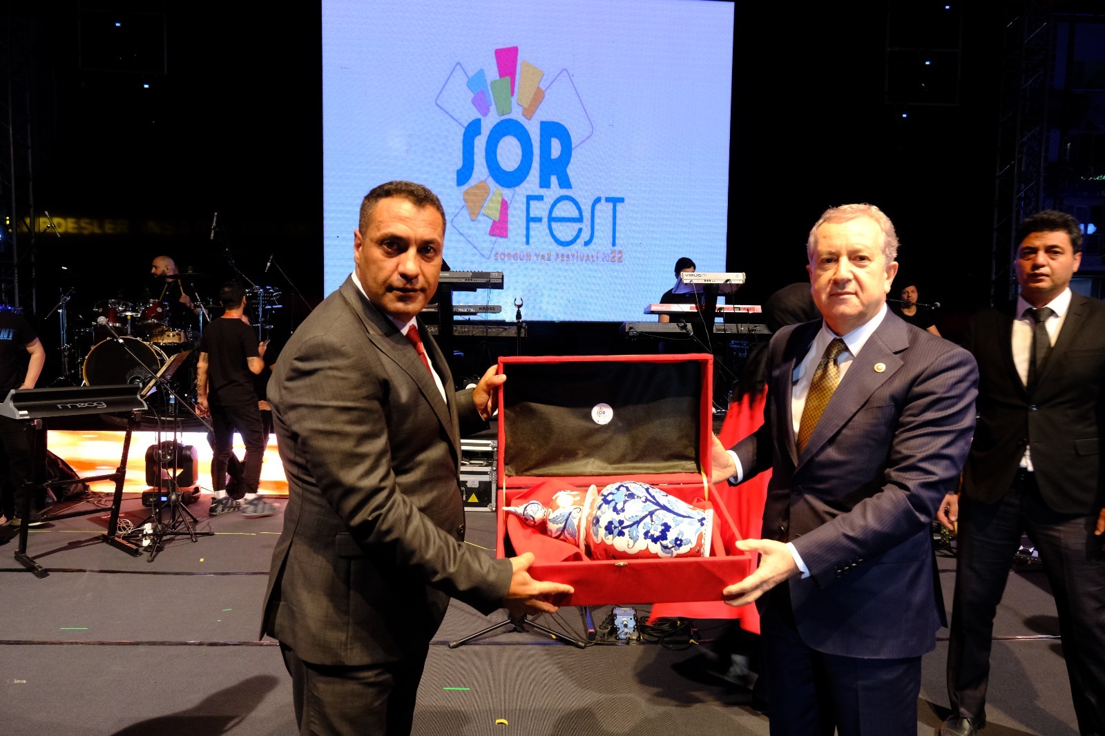 0a7e3cac-0648-4c9b-bf41-13802dd53d9b