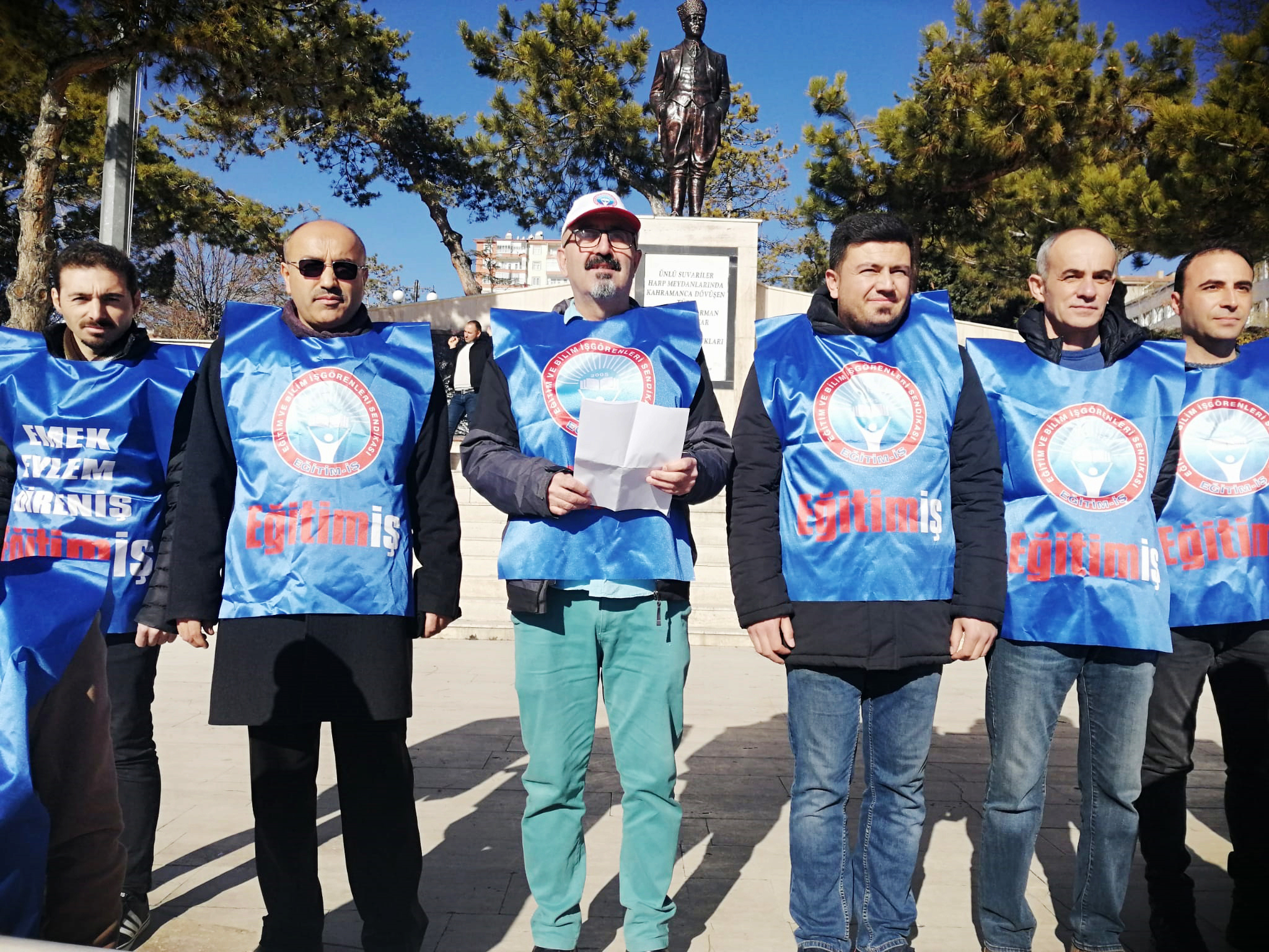 5876d9b3-c8c3-477b-8b16-c6ecc4c06066