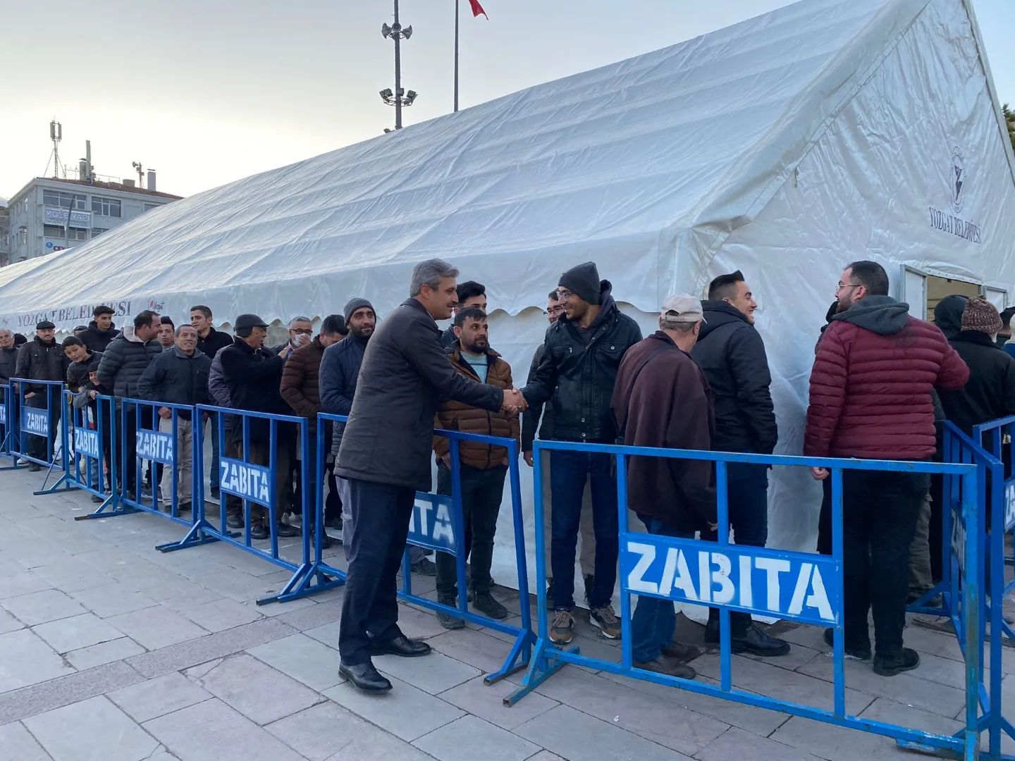 Başkan Köse, İlk iftarı vatandaşlarla açtı