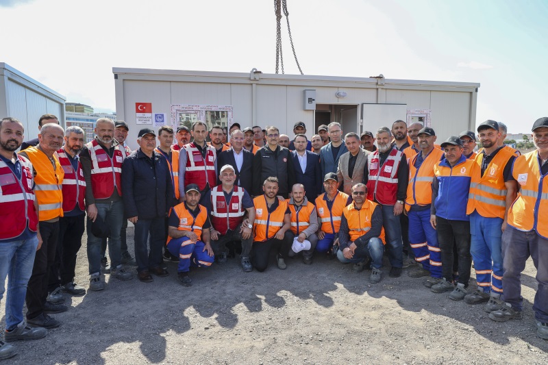 Bakan Bozdağ, Hatay'daki koordinasyon merkezini ziyaret etti1
