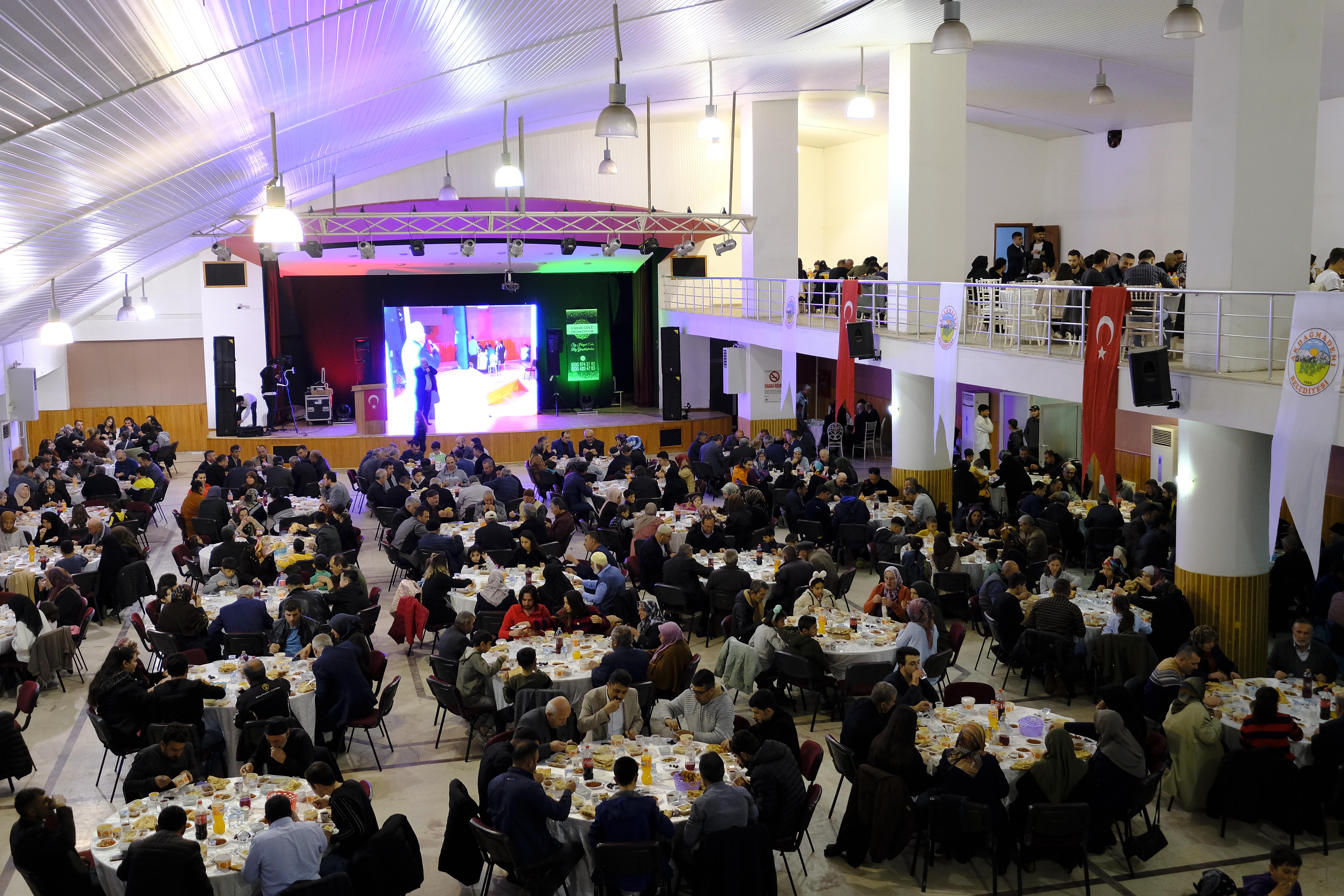 Akdağmadeni Gönül Sofrasında bir araya geldi (2)