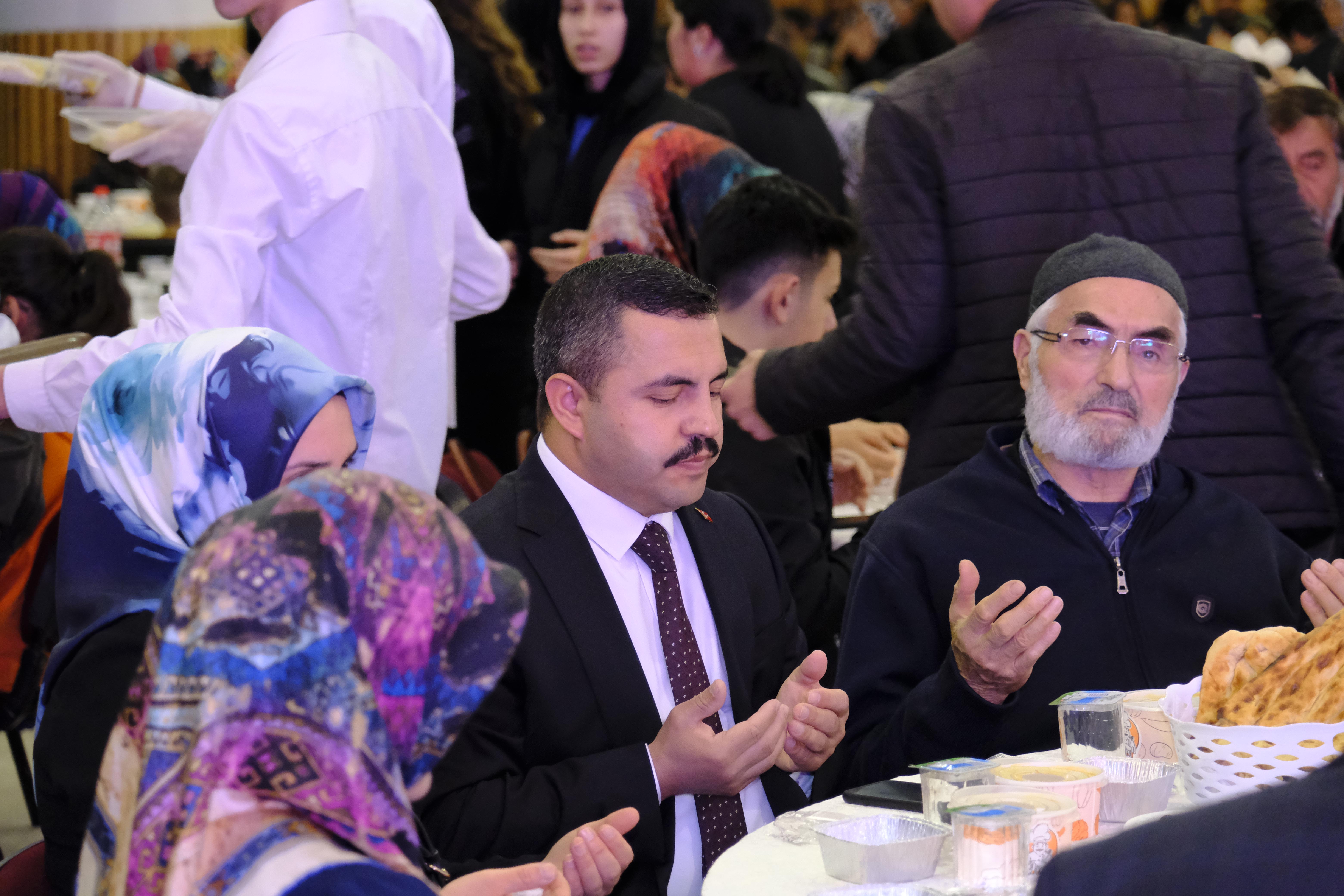 Akdağmadeni Gönül Sofrasında bir araya geldi (3)