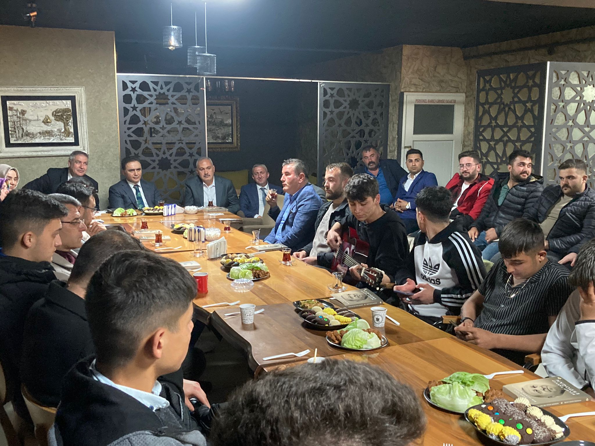 İskender Minar Boğazlıyan'da gençlerle buluştu (2)