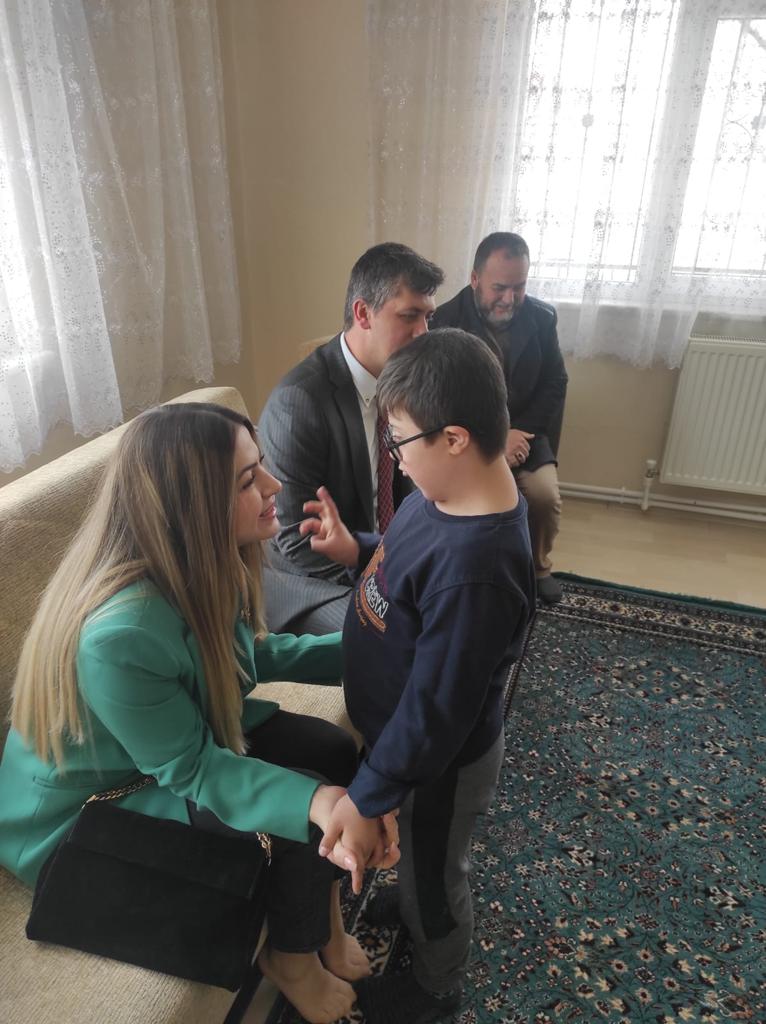 Kaymakam Serin'den depremzede aileleri ziyaret etti 1