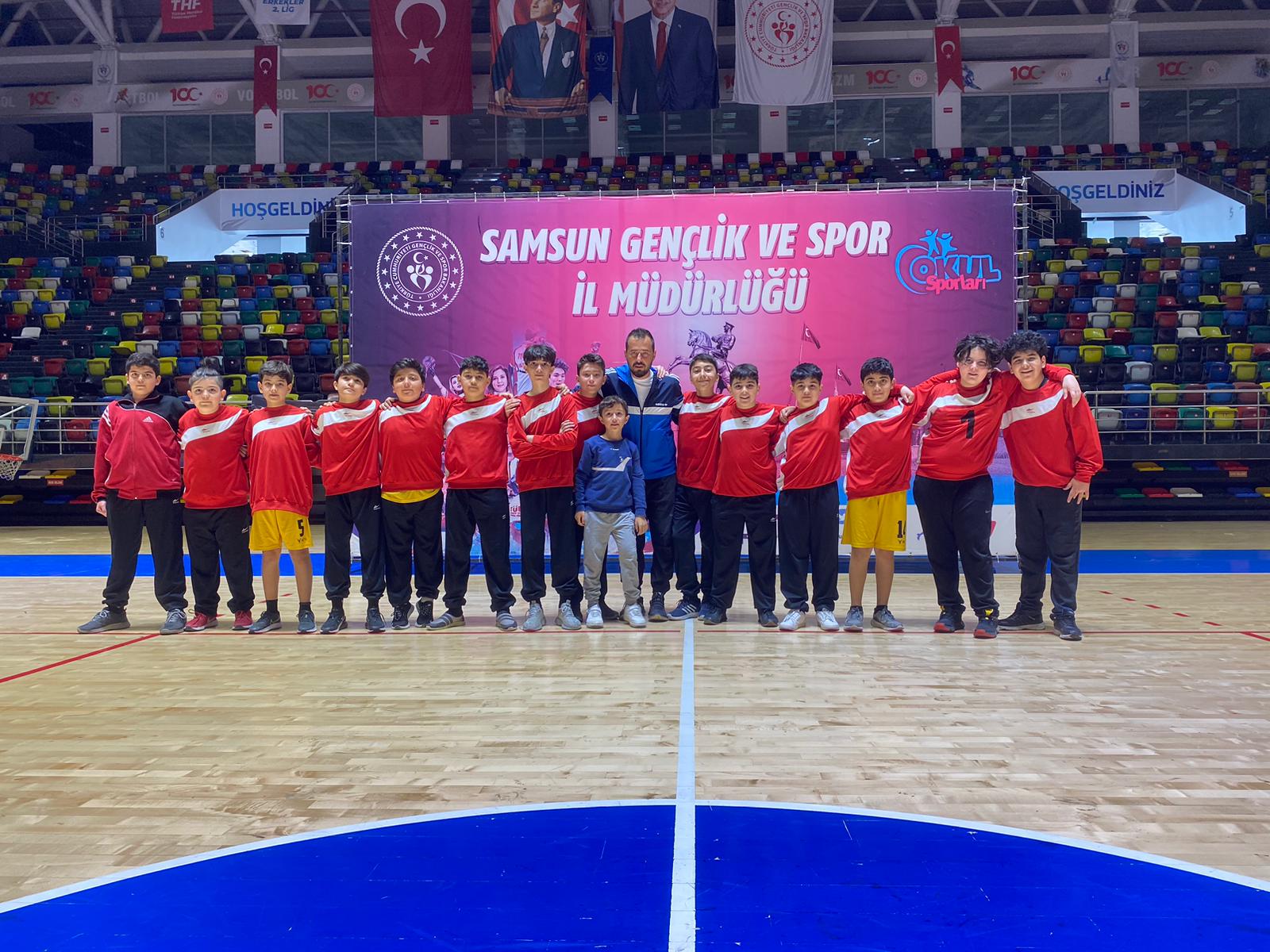 Küçük Erkek Hentbol Takımı Türkiye Yarı Finalinde