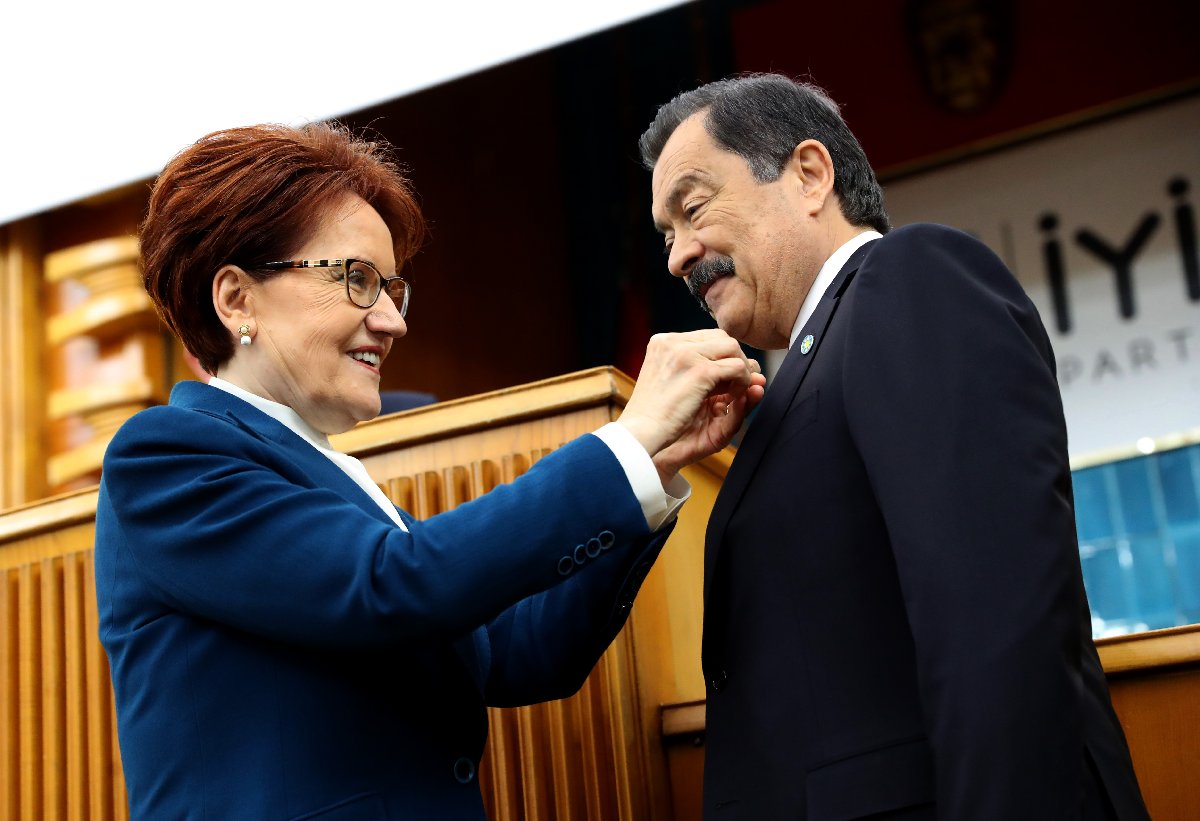Lütfullah Kayalar İYİ Parti'ye katıldı