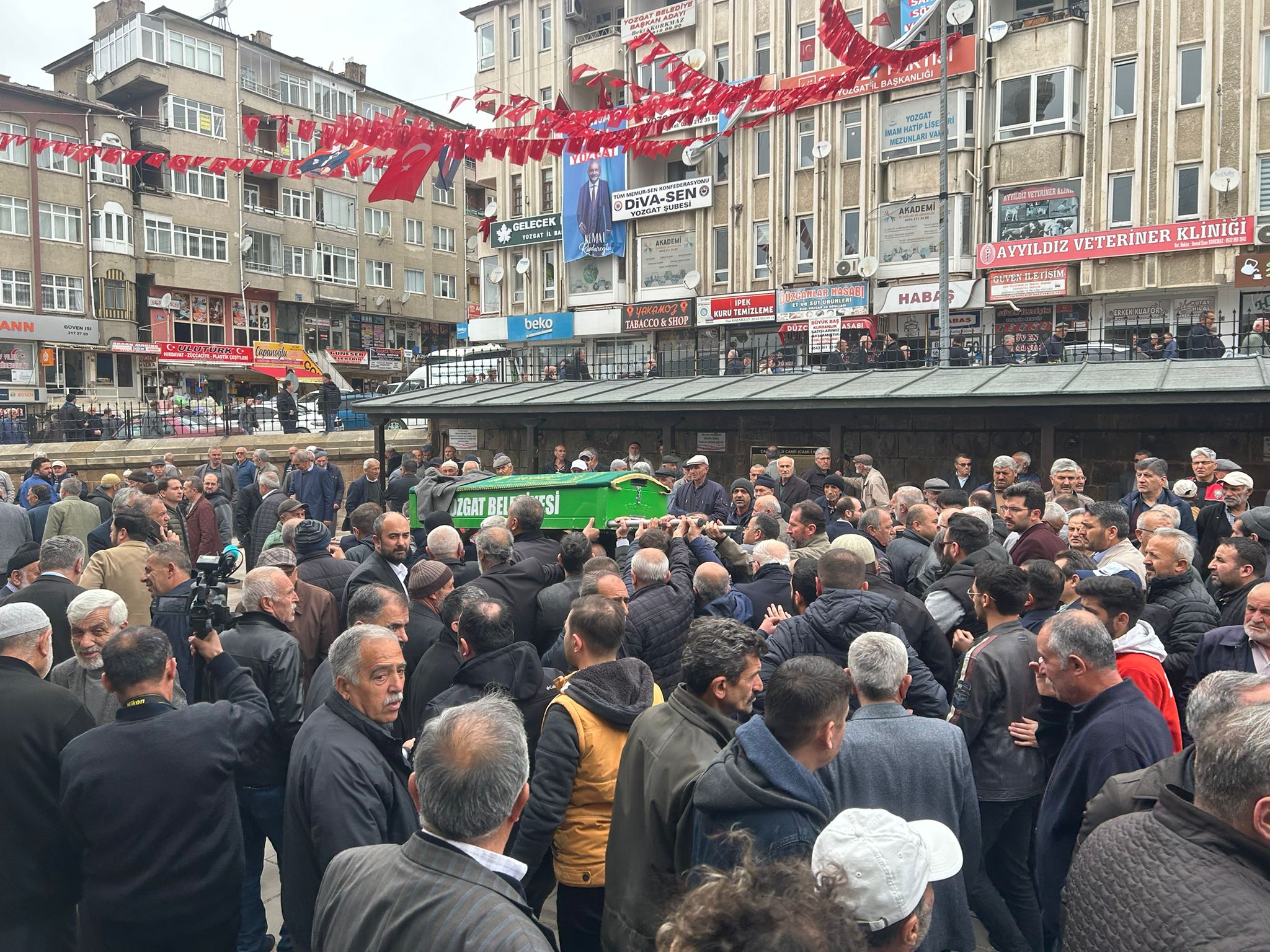 Erhan Özel son yolcuğuna uğurlandı (2)