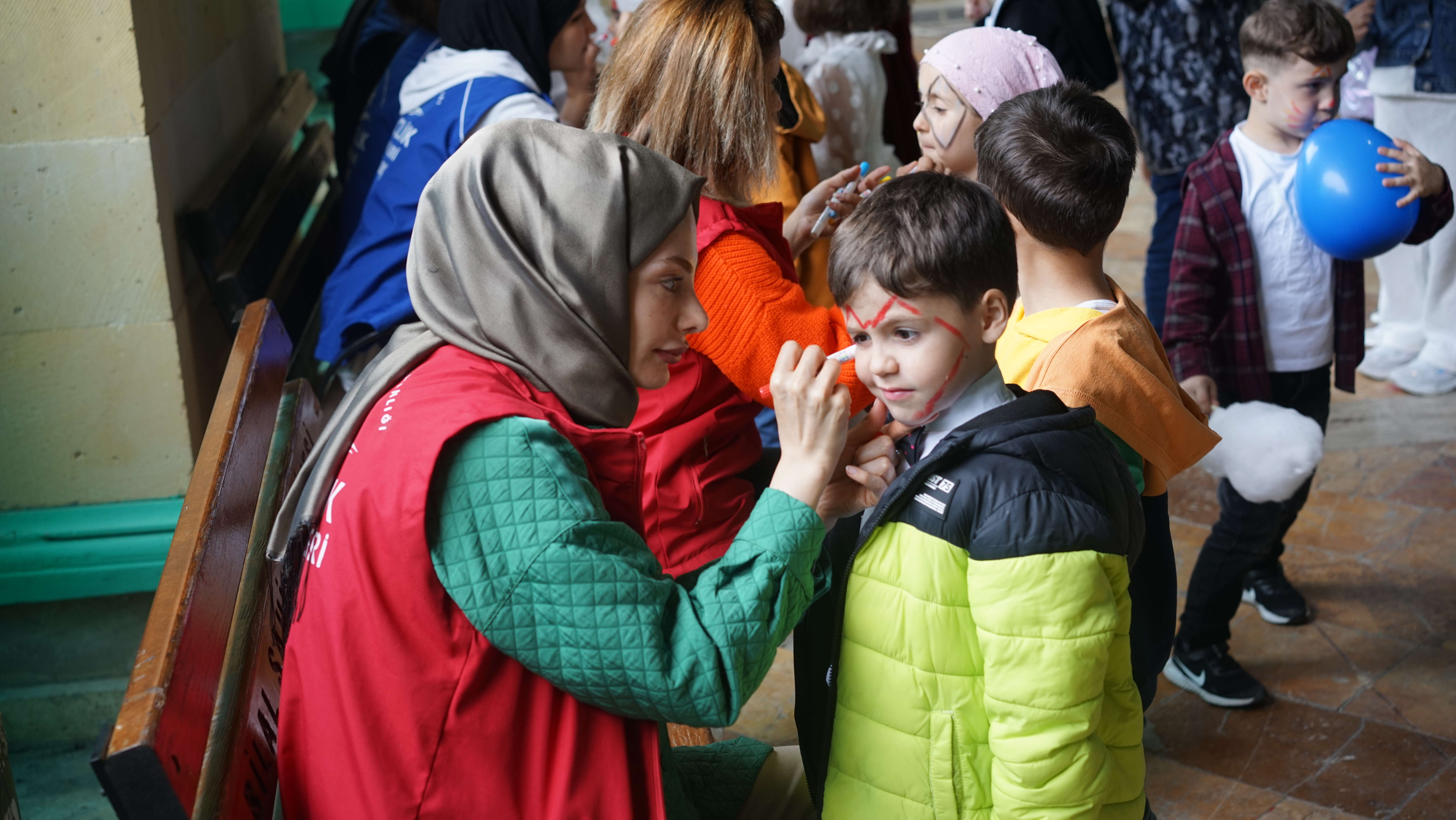 Naciye Afet Şahin'in minikleri Kur'an'a geçmenin sevincini yaşadı (1)