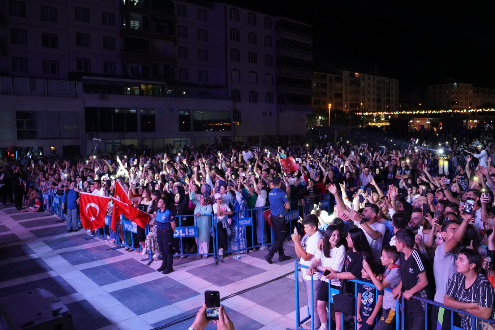Sarıkaya Yaz Konserlerine yoğun ilgi (2)