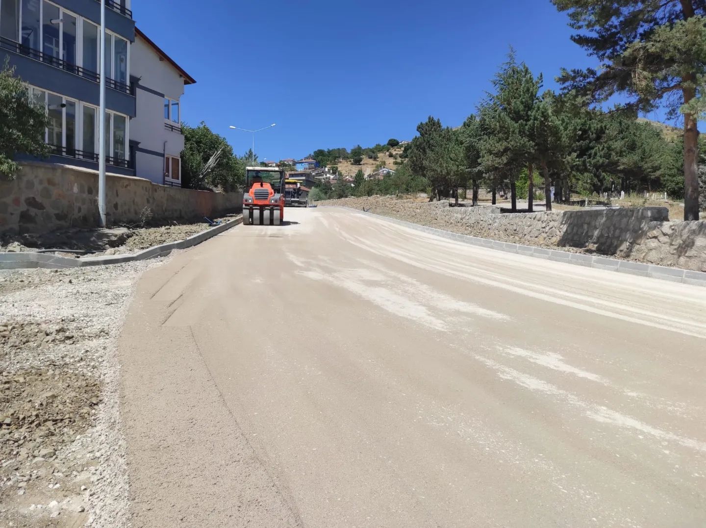 Yurt Caddesi Bulvarı'nda asfalt serimi başladı (2)-1