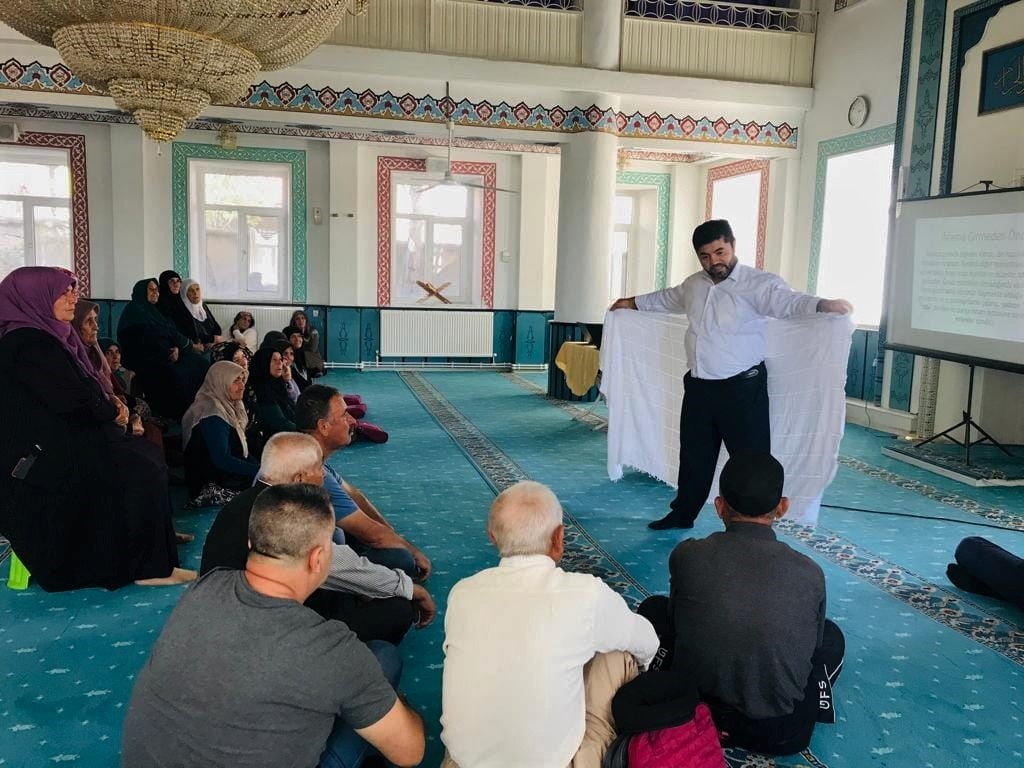 Akdağmadeni’nde umrecilere seminer düzenlendi (2)
