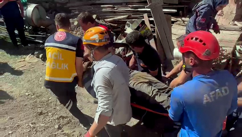 Sorgun'da göçük altında kalan kişi kurtarıldı (1)