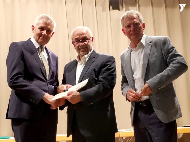 Almanya Belediyesi Camii yöneticilerini ödüllendirdi (2)