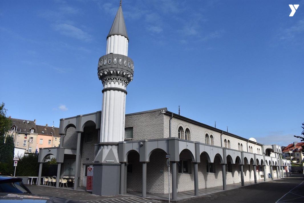 Almanya’da üç camiye çirkin saldırı (2)