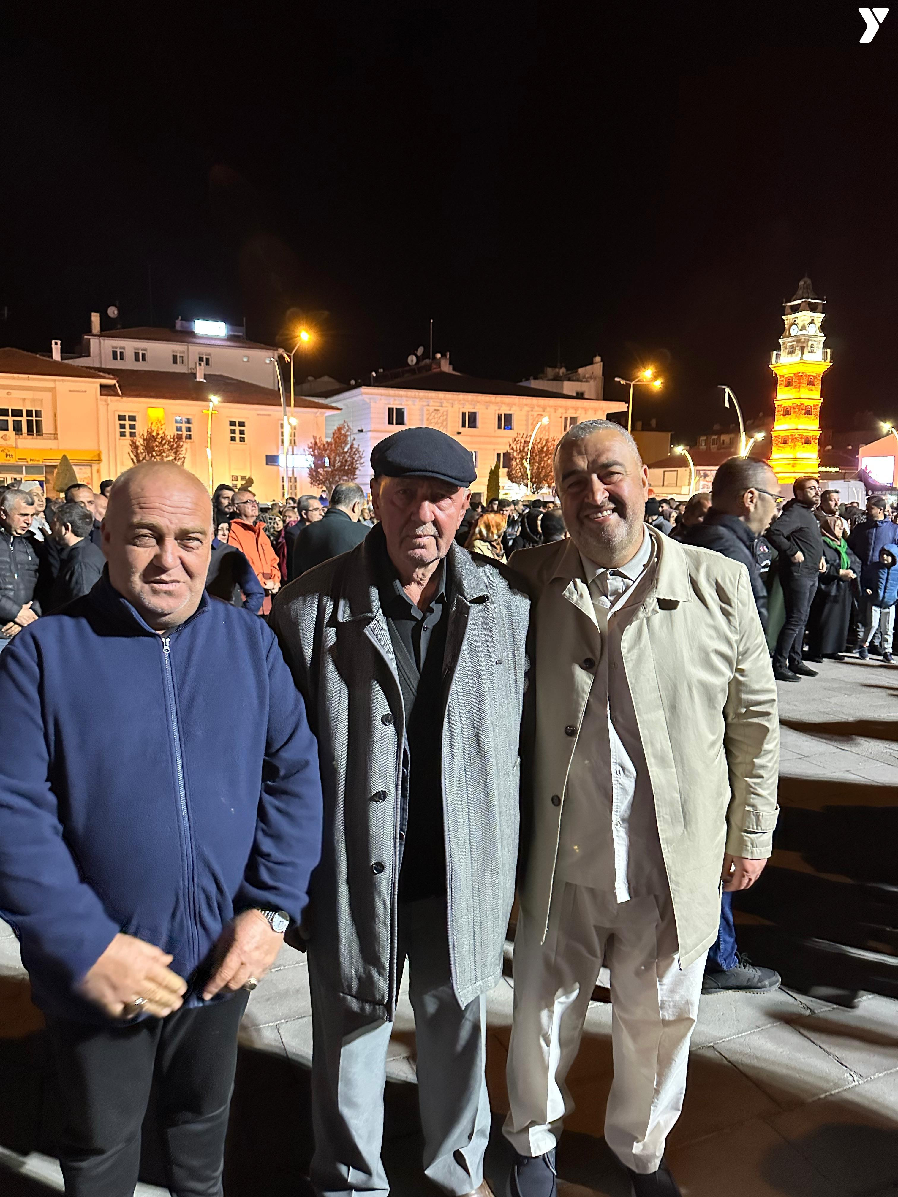 Yozgatlı Hacılar Dualarla-1