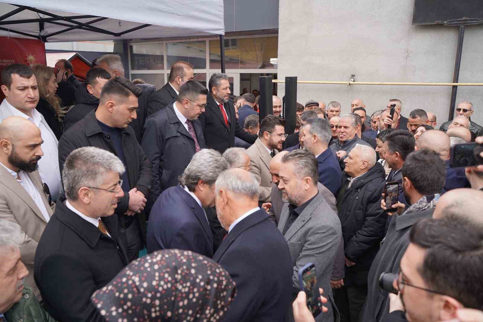 AK Parti Kayseri'de bayramlaştı