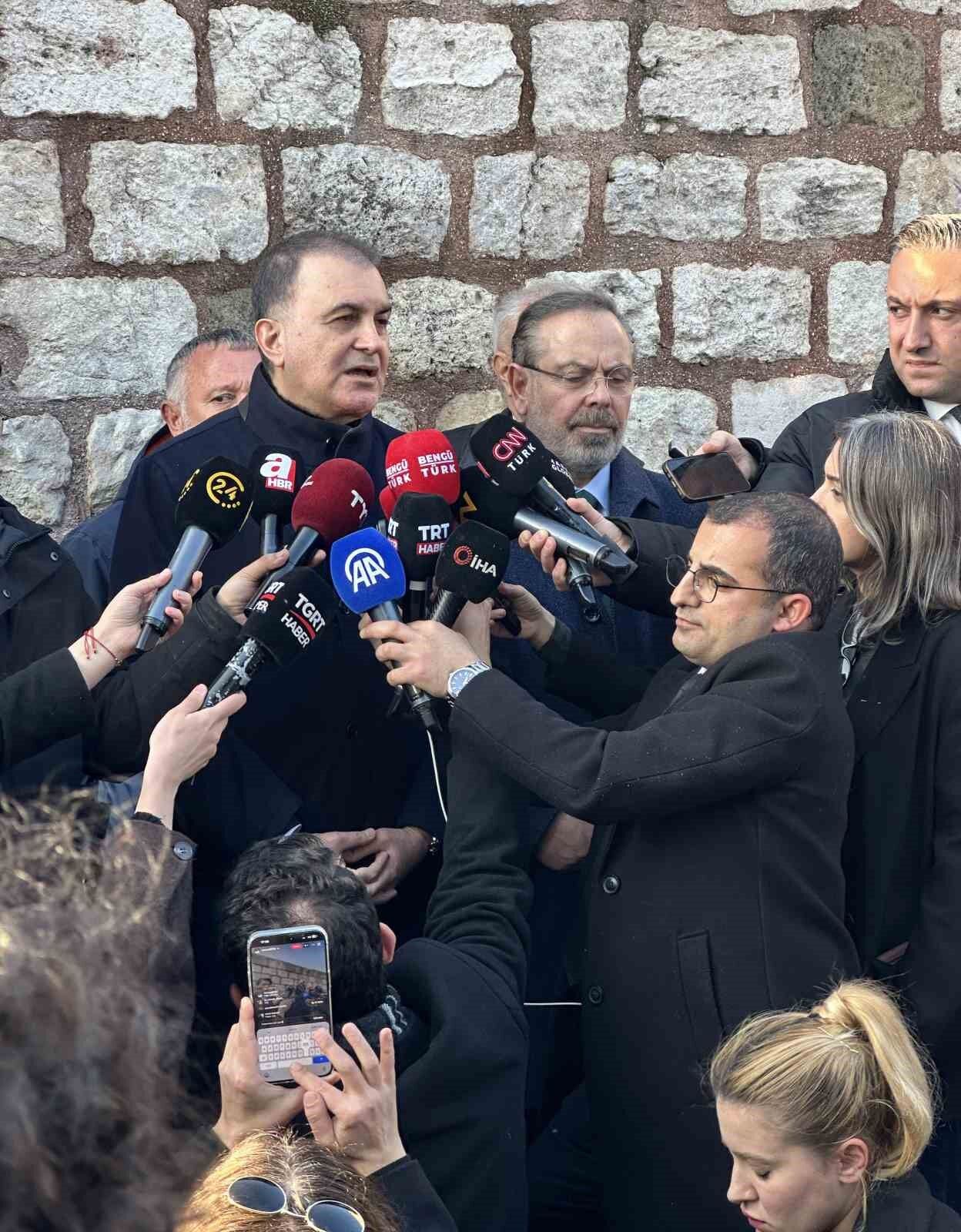 AK Parti Sözcüsü Çelik: 'Prof. Dr. İlber Ortaylı, Türkiye'ye karşı yapılan kara propagandalarda, özellikle Ermeni meselesiyle ilgili ilmiyle, irfanıyla son derece önemli bir duruş sergiledi'