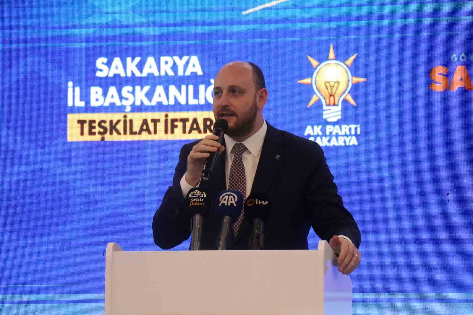 AK Parti Teşkilatı Sakarya'da iftar sofrasında bir araya geldi