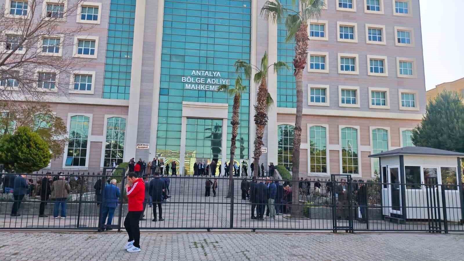 Antalya Büyükşehir Belediyesi'ne yönelik davanda tutuksuz sanıkların savunmaları alındı