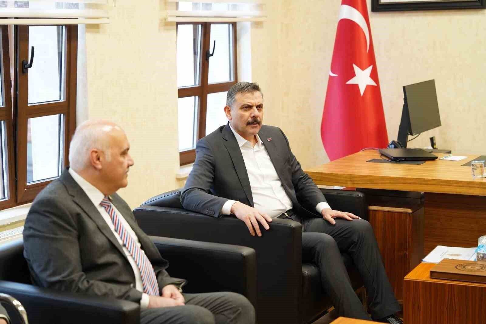 Bakan Çiftçi, Kızılcahamam İlçe Emniyet Müdürlüğü'nü ziyaret etti